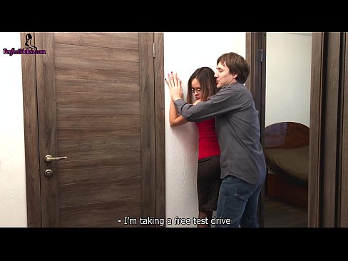 ❤️ Σέξι μεσίτρια τραβάει αισθησιακά το μουνί της και γαμάει ενώ πουλάει το διαμέρισμά της - Krempai ️❌ Ανώμαλο πορνό ❌️